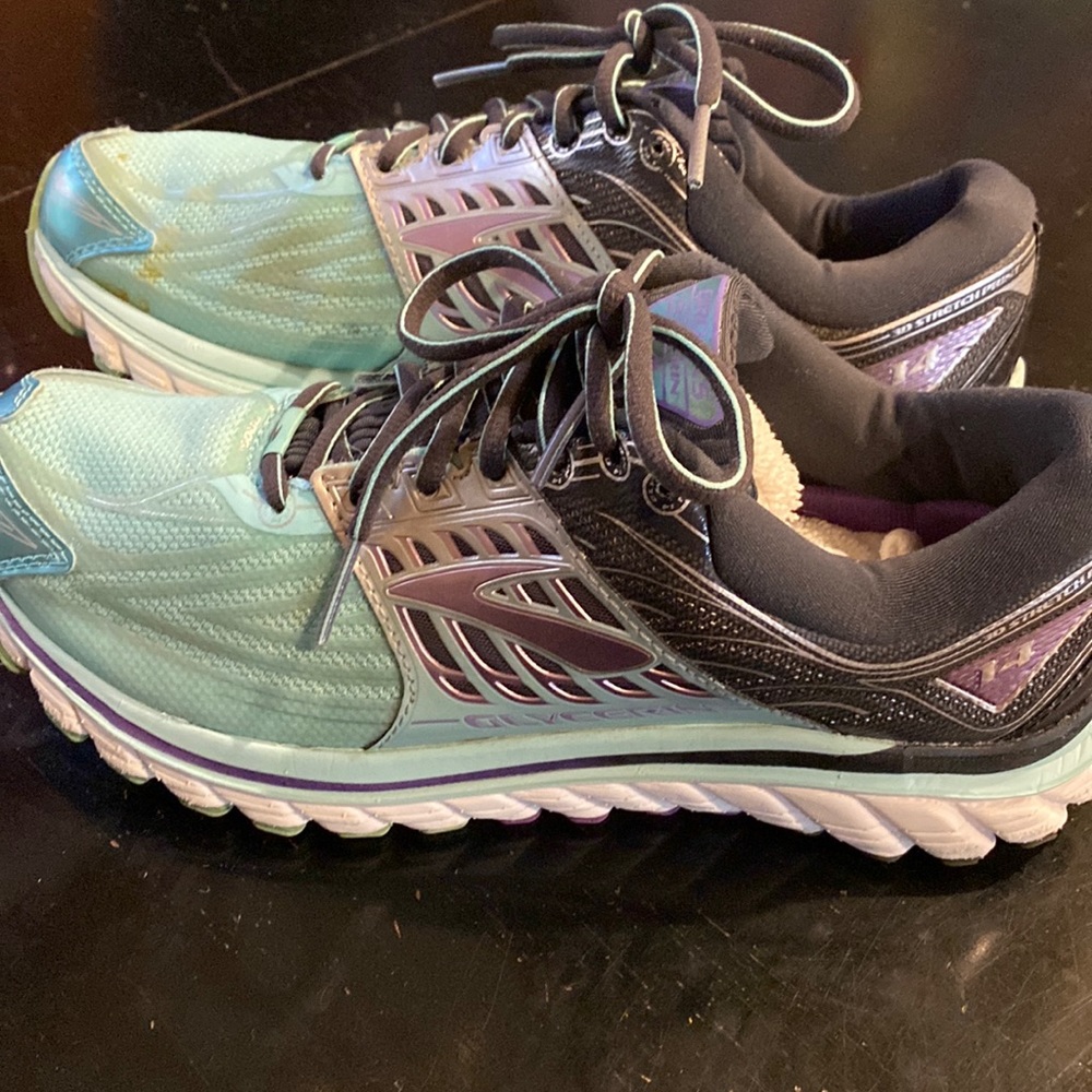 Brooks Glycerin 14 Running Shoes….like new!